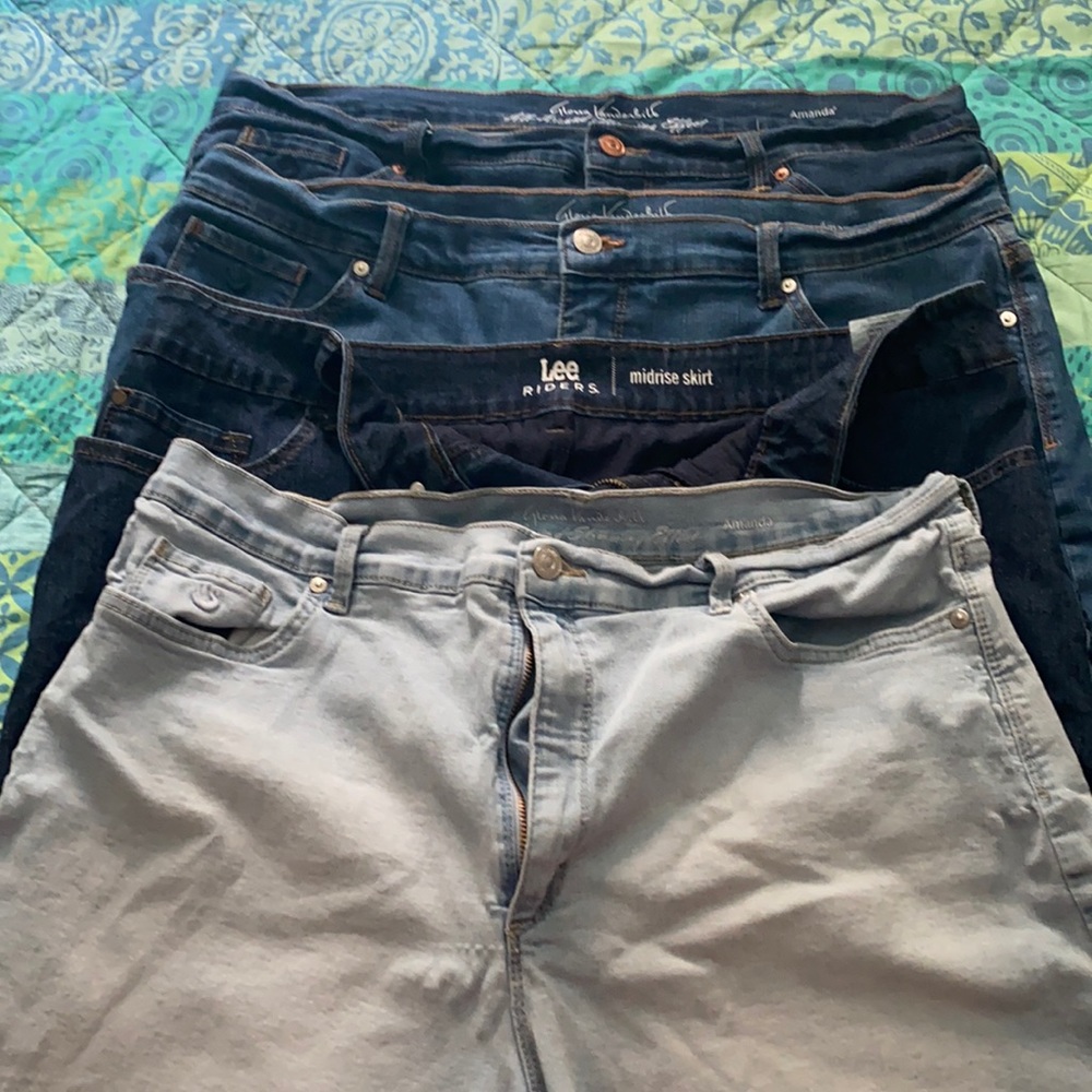 3 shorts 1 skort. Selling all together